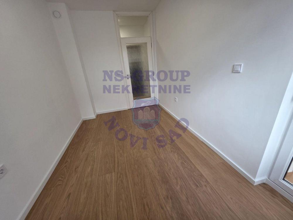 Slika 6 - Dvosoban, 39m2, Podbara Novi Sad, sa terasom, ima lift