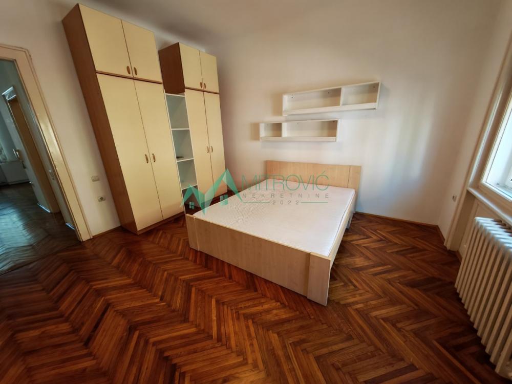 Slika 1 - Centar, stari grad. 72m2. Salonski stan! 