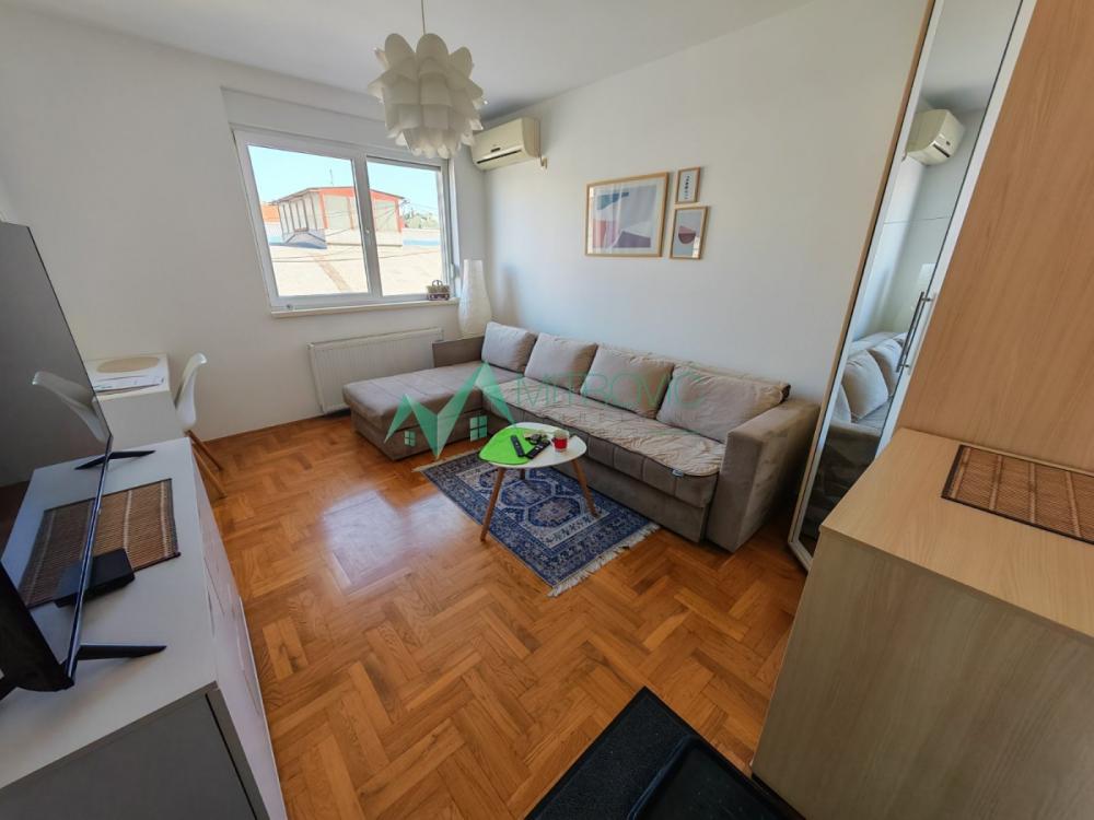 Slika 1 - Podbara, 24m2. Jednosoban namešten stan. 