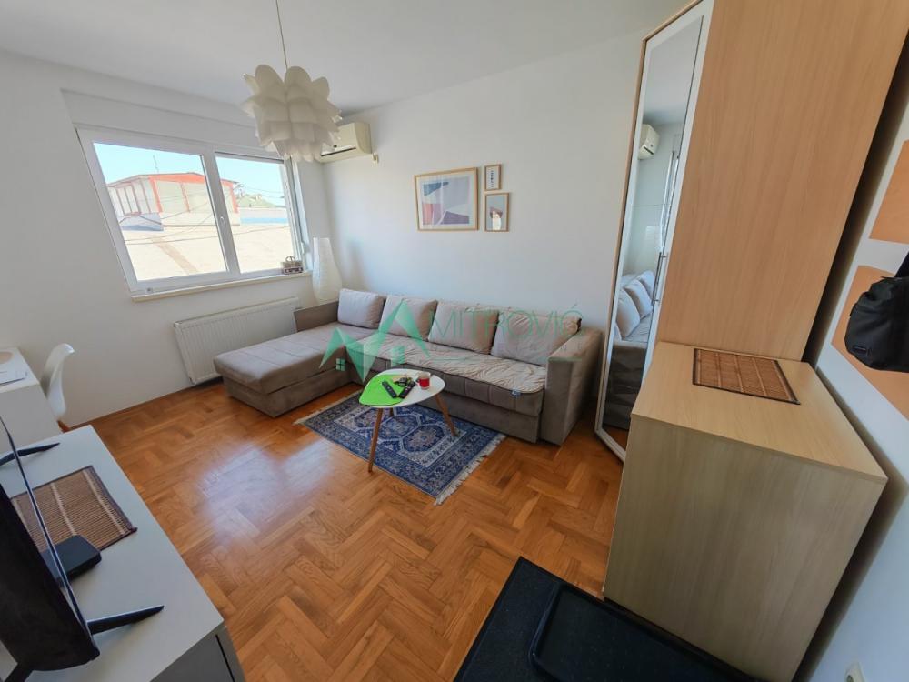 Slika 2 - Podbara, 24m2. Jednosoban namešten stan. 