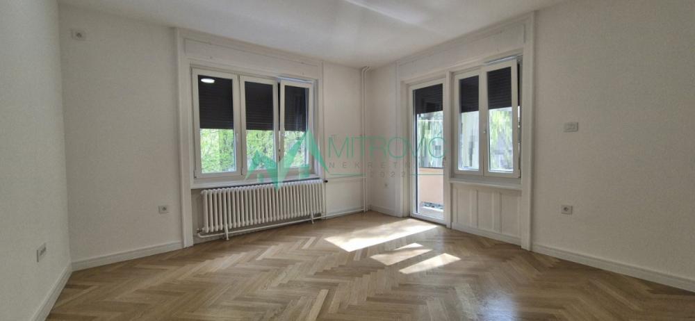 Slika 7 - Novi Sad, Centar - Kompletno renoviran Četvorosoban stan 112m2 u Centru Novog Sada 