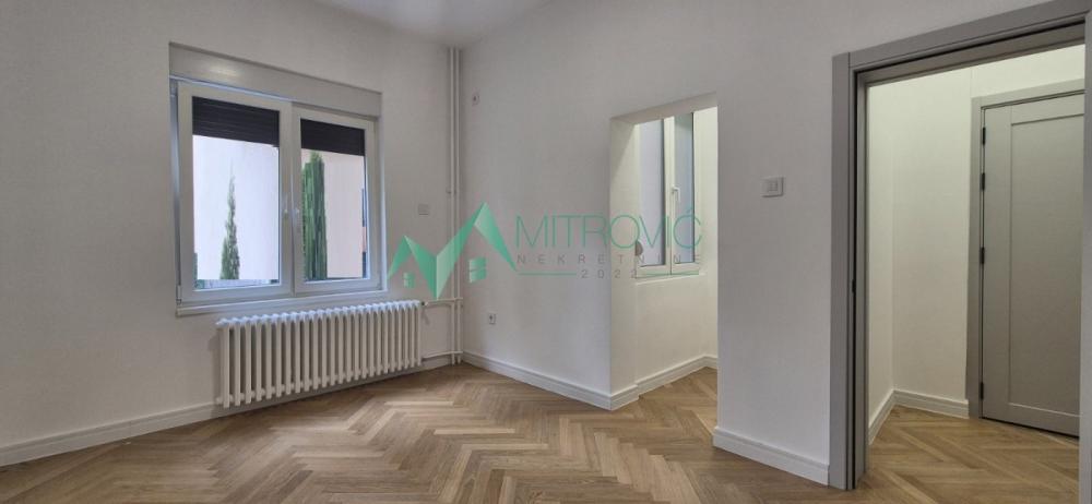 Slika 9 - Novi Sad, Centar - Kompletno renoviran Četvorosoban stan 112m2 u Centru Novog Sada 