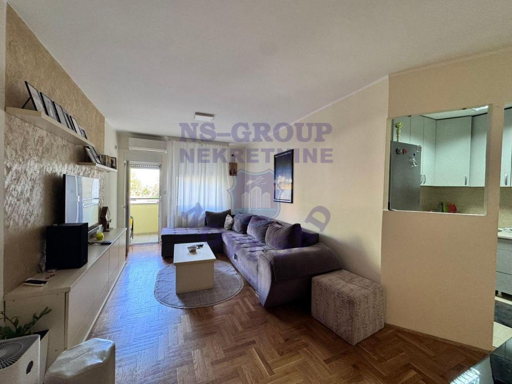 Slika 1 - Trosaoban, kompletno namešten stan - Nova Detelinara