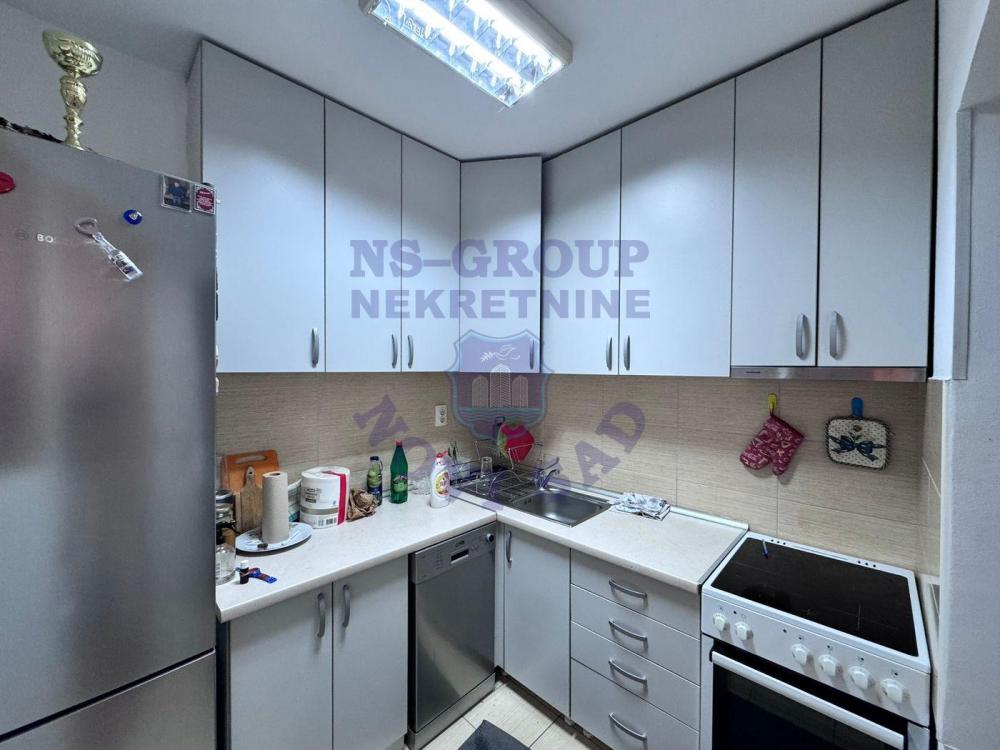 Slika 3 - Trosaoban, kompletno namešten stan - Nova Detelinara