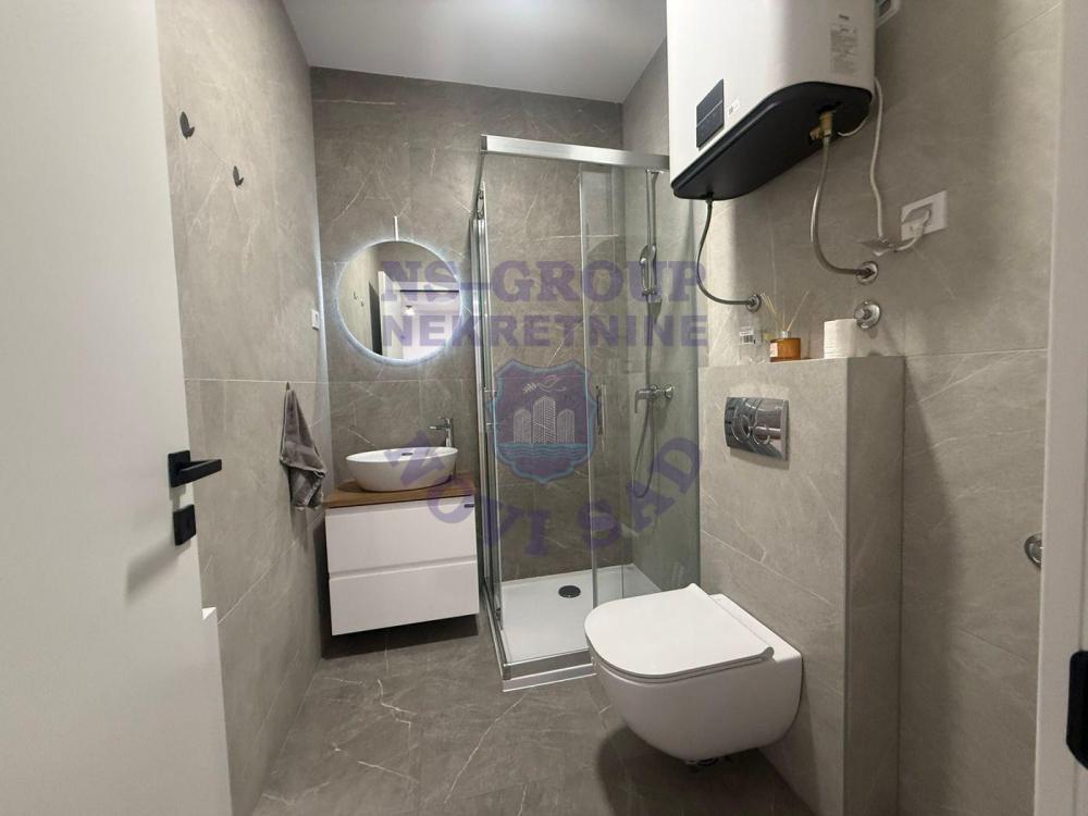 Slika 8 - Komforan dvosoban stan na Petrovaradinu! Stari Majur! š. 567806