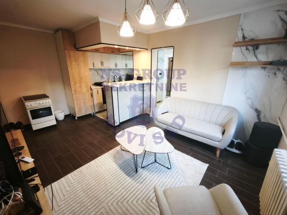 Slika 1 - Dvoiposoban, 48m2, Satelit Novi Sad, sa terasom