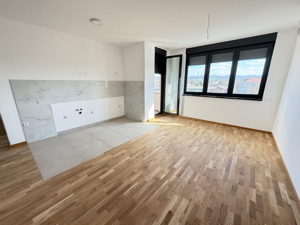 Slika 3 - Trosoban, 66m2, Telep Novi Sad, sa terasom