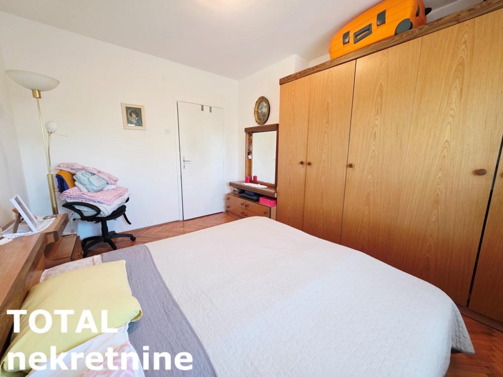 Slika 8 - Stan,NOVI SAD,BULEVAR,kv: 52.00, € 120000, ID: 1102514