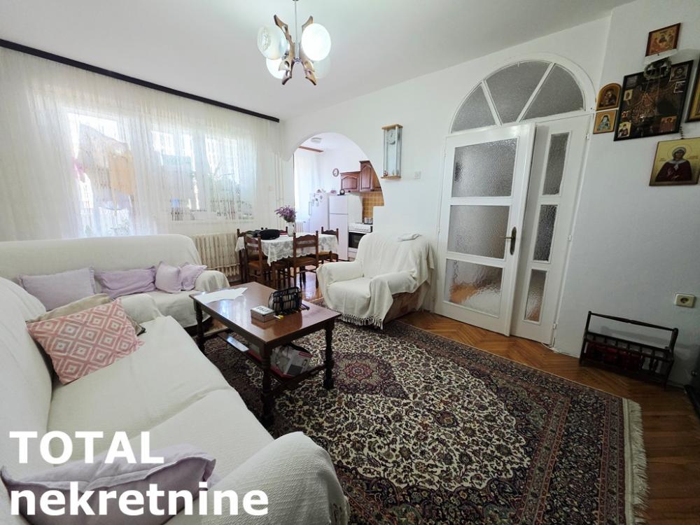 Slika 1 - Stan,NOVI SAD,BULEVAR,kv: 52.00, € 120000, ID: 1102514