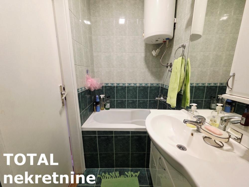 Slika 10 - Stan,NOVI SAD,BULEVAR,kv: 52.00, € 120000, ID: 1102514