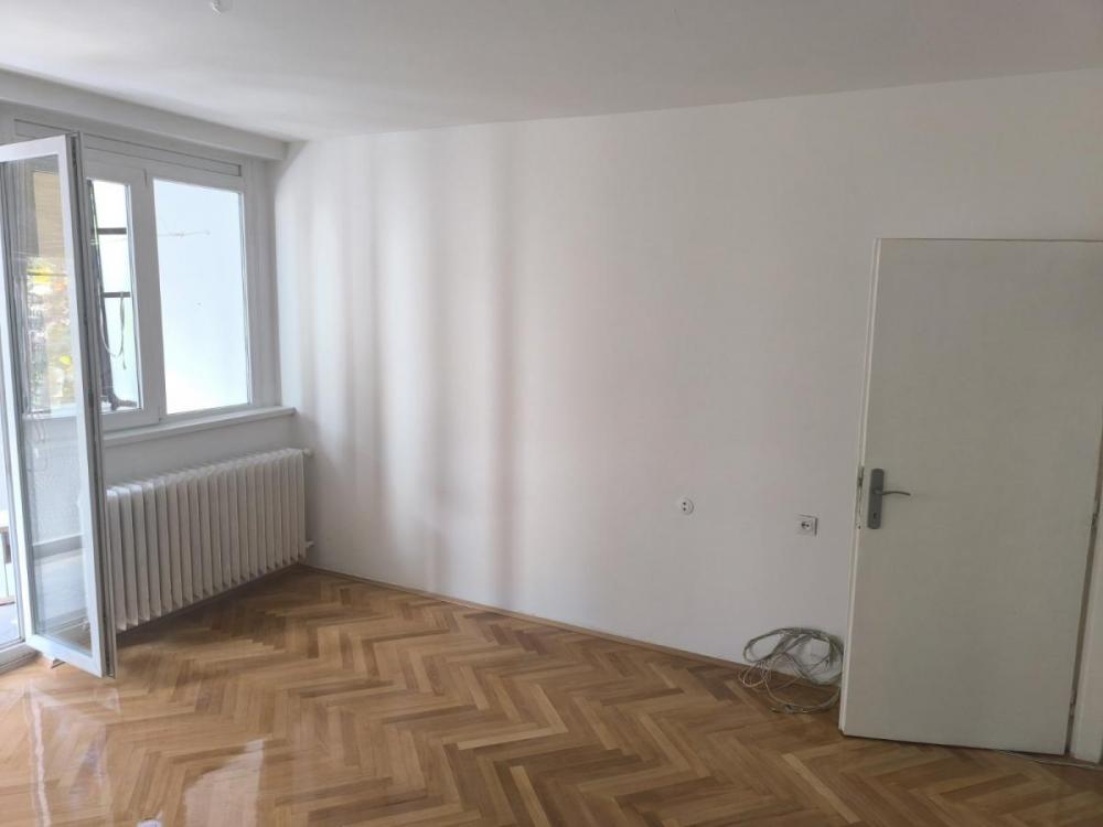 Slika 5 - Dvosoban, 56m2, Rotkvarija Novi Sad, sa terasom, ima lift