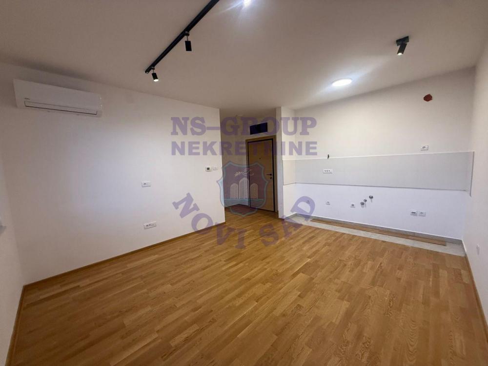 Slika 1 - Odličan dvosoban stan u Petrovaradinu! 