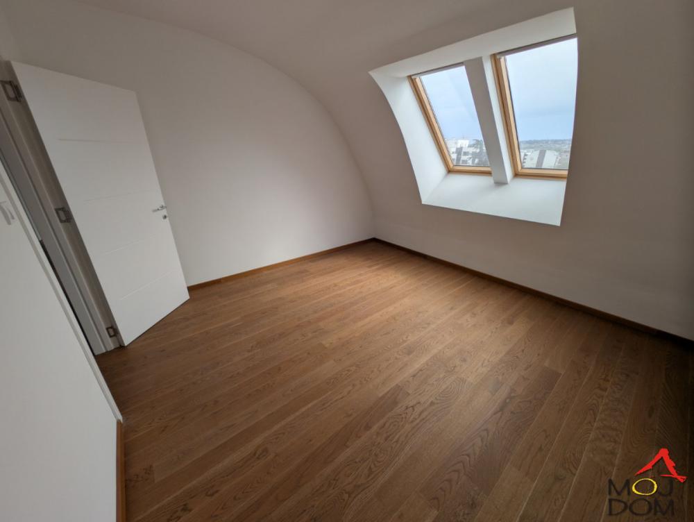 Slika 8 - Stan,NOVI SAD,TELEP,kv: 207, € 362500, ID: 1029259