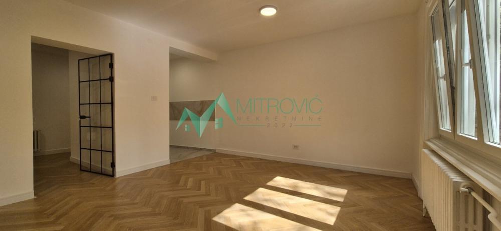 Glavna slika -Novi Sad, Centar - Kompletno renoviran Trosoban stan 85m2 u Centru Novog Sada 