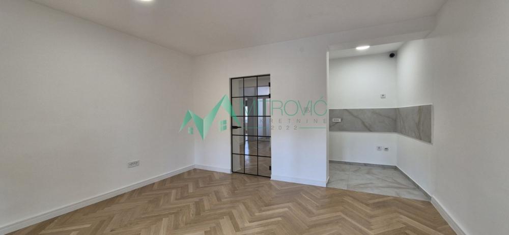 Slika 1 - Novi Sad, Centar - Kompletno renoviran Trosoban stan 85m2 u Centru Novog Sada 