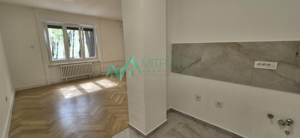 Slika 3 - Novi Sad, Centar - Kompletno renoviran Trosoban stan 85m2 u Centru Novog Sada 