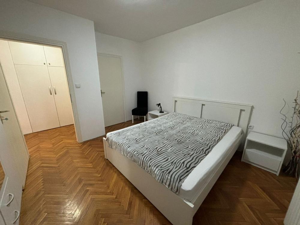 Slika 11 - Stan,NOVI SAD,BULEVAR,kv: 63.00, € 149350, ID: 1059337