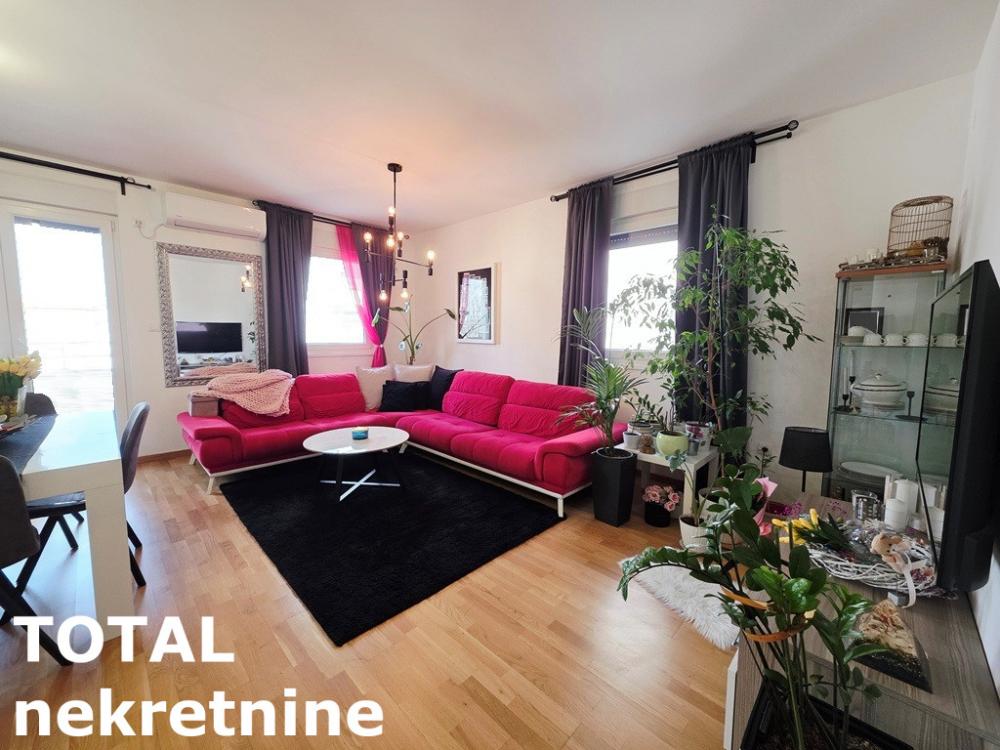 Slika 3 - Stan,NOVI SAD,LIPOV GAJ,kv: 72.00, € 151200, ID: 1102515