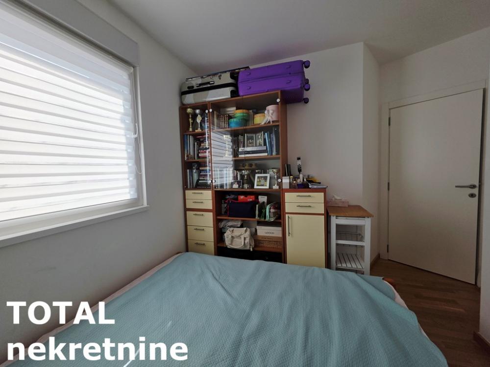 Slika 9 - Stan,NOVI SAD,LIPOV GAJ,kv: 72.00, € 151200, ID: 1102515