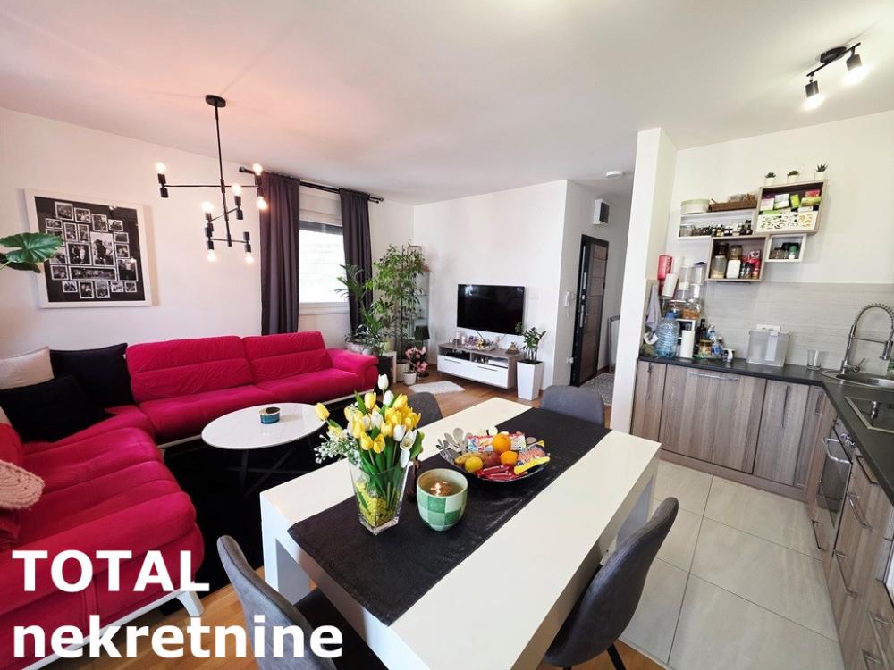 Slika 1 - Stan,NOVI SAD,LIPOV GAJ,kv: 72.00, € 151200, ID: 1102515