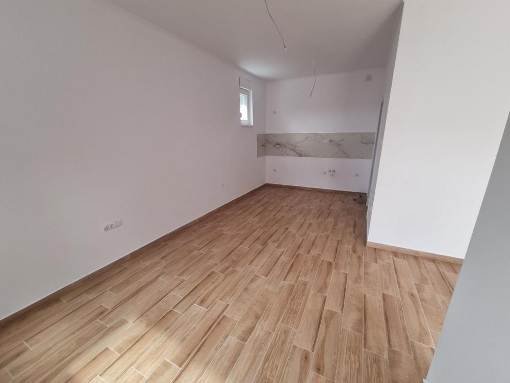 Glavna slika -Veternička rampa - ODLIČNA GARSONJERA 26m2