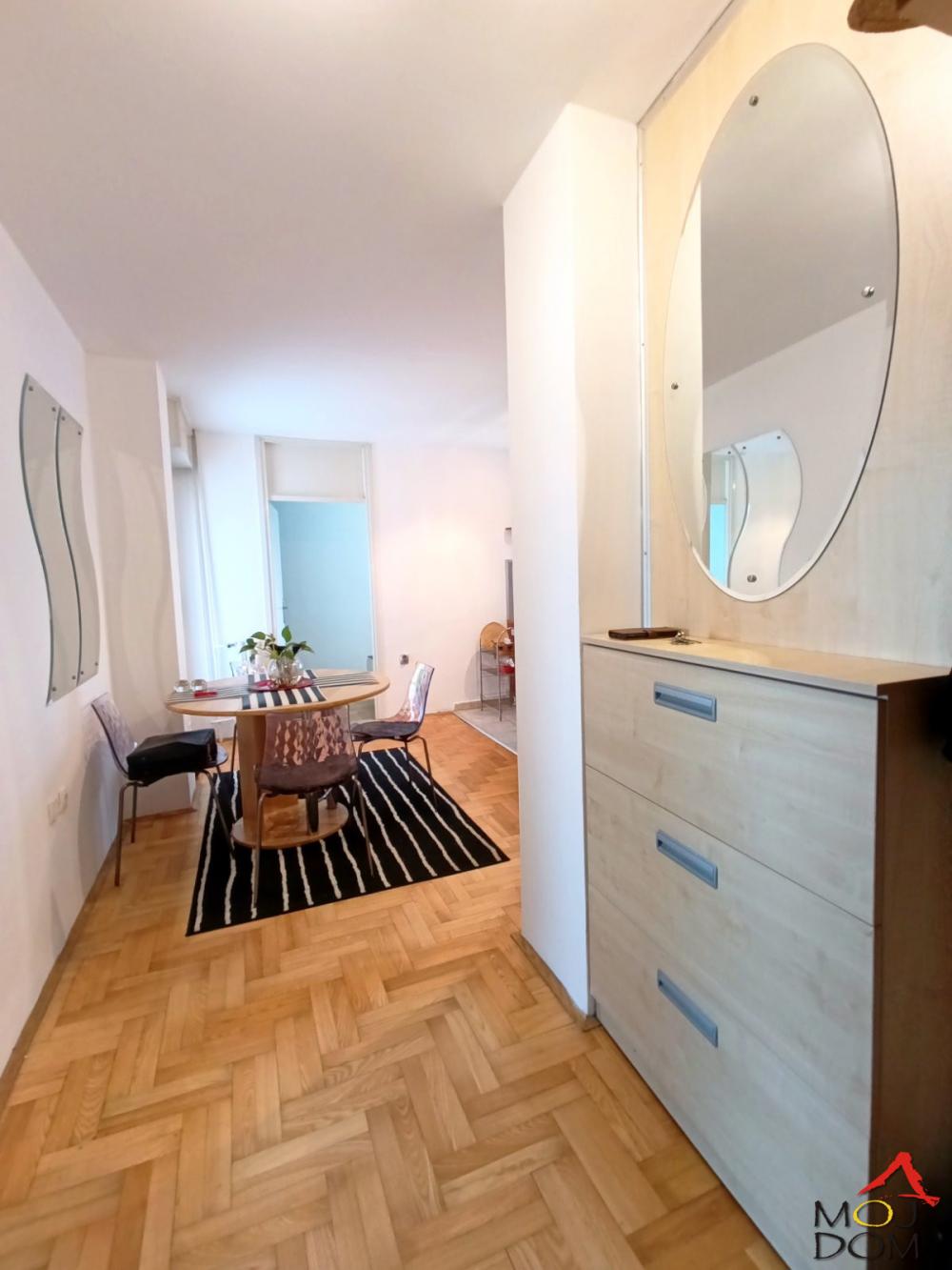 Slika 6 - Stan,NOVI SAD,BULEVAR,kv: 51, € 152450, ID: 1032083