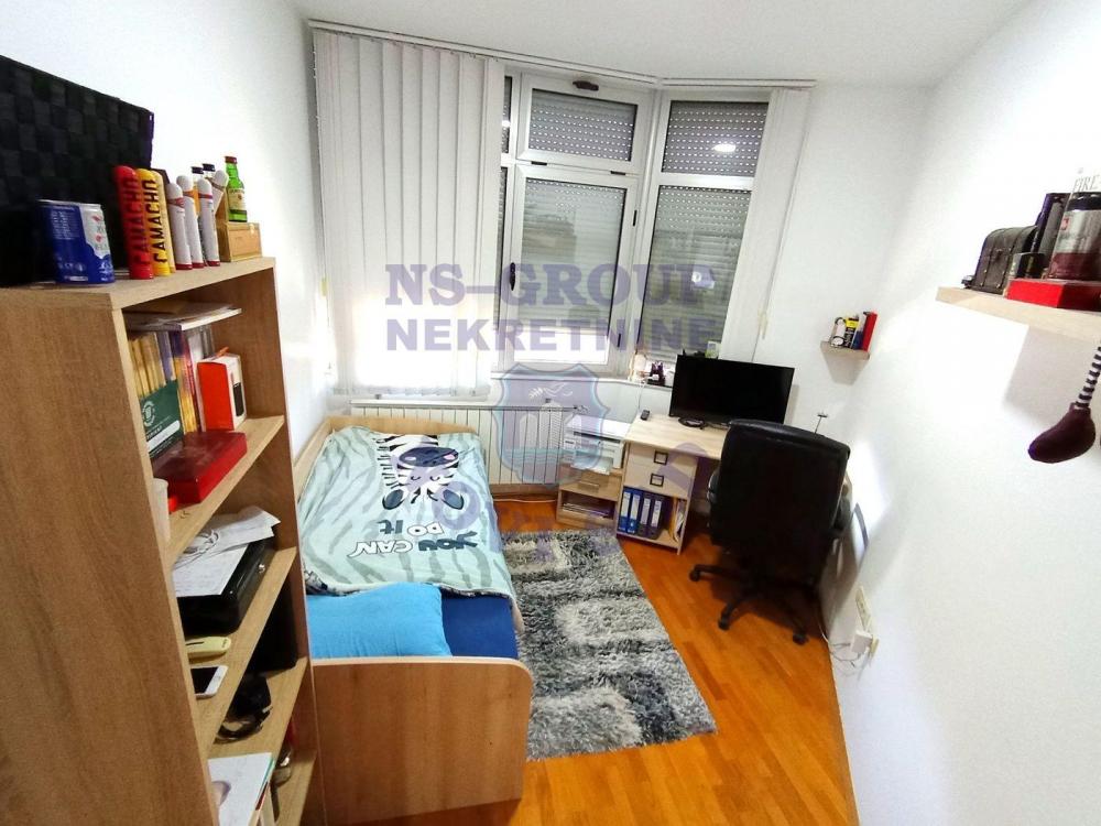 Slika 4 - Jednoiposoban, 43m2, Bulevar Evrope Novi Sad, ima lift