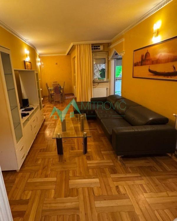 Glavna slika -Komforan, namešten dvosoban stan, sa terasom, u centru Novog Sada-retko u ponudi 