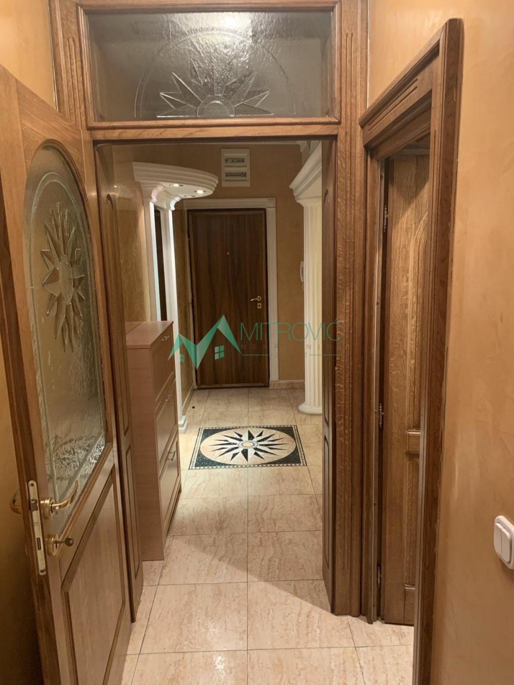 Slika 9 - Komforan, namešten dvosoban stan, sa terasom, u centru Novog Sada-retko u ponudi 