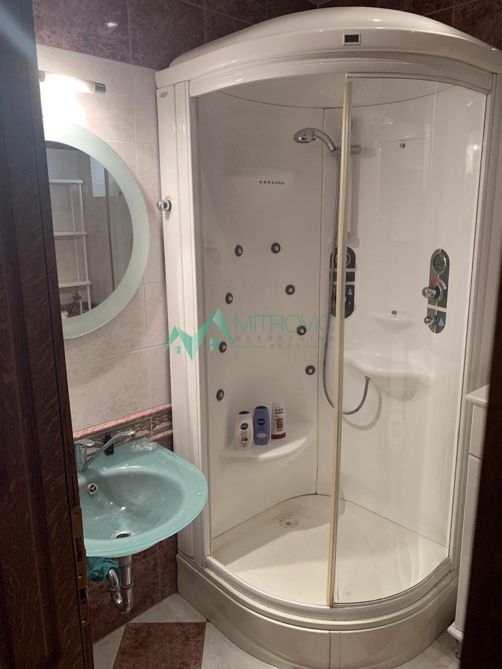 Slika 10 - Komforan, namešten dvosoban stan, sa terasom, u centru Novog Sada-retko u ponudi 