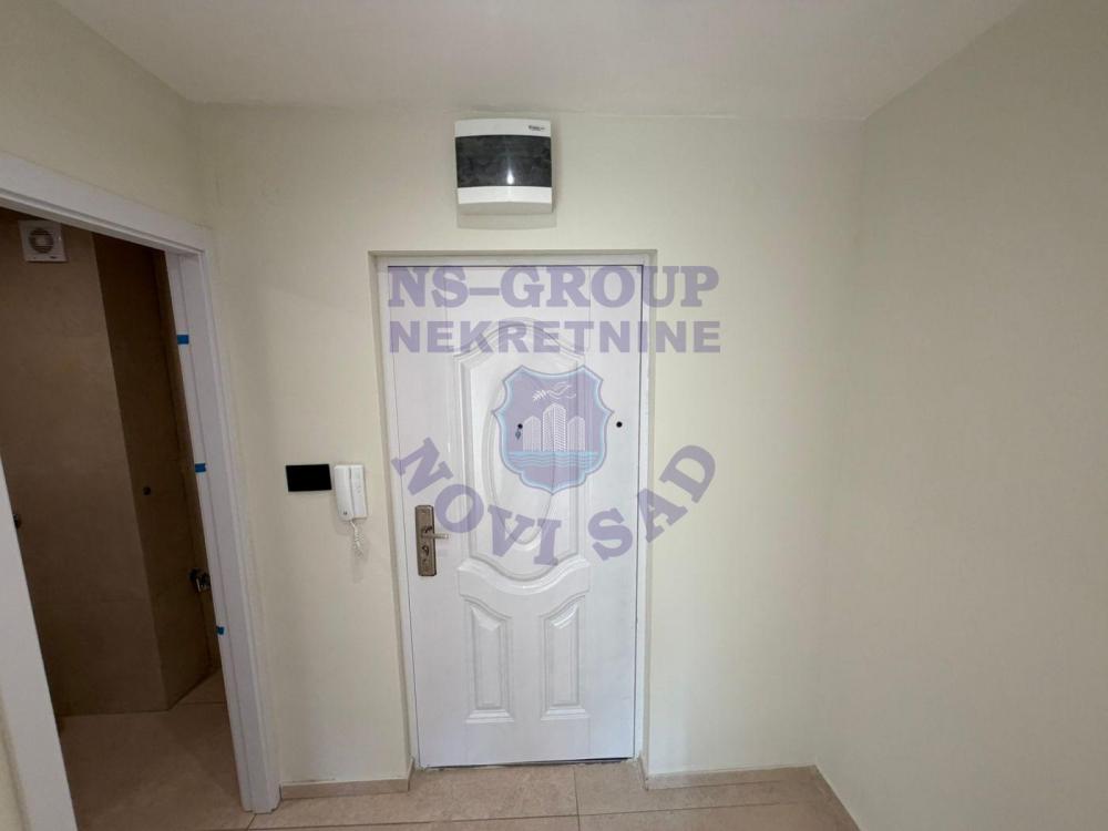 Slika 9 - Jednoiposoban kompletno renoviran stan- Novo Naselje!