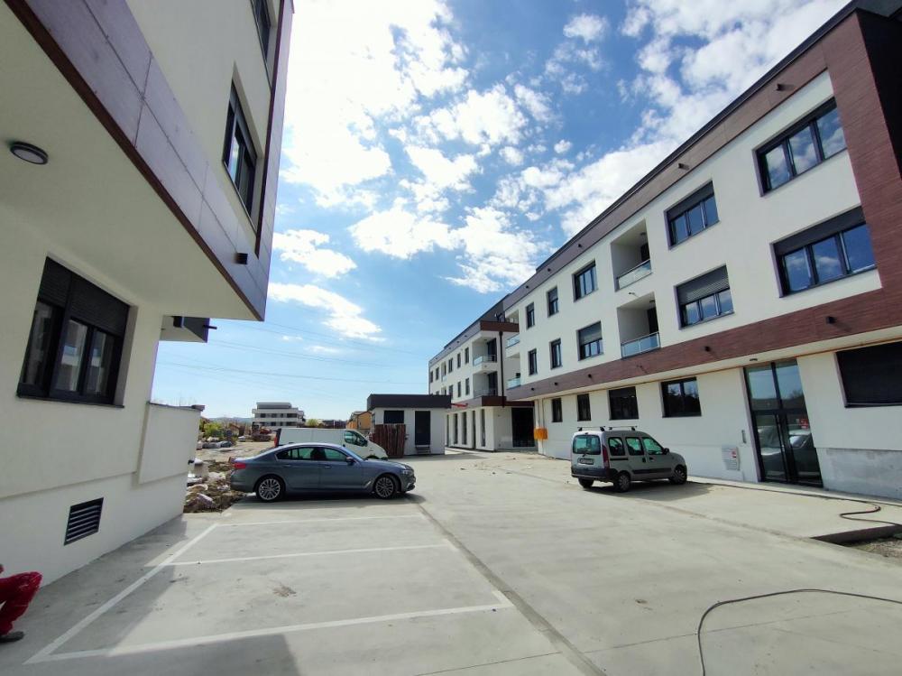 Slika 2 - Garsonjera 27m Novi Sad Čerevićka ulica, NOV, useljiv pogled na Frušku goru