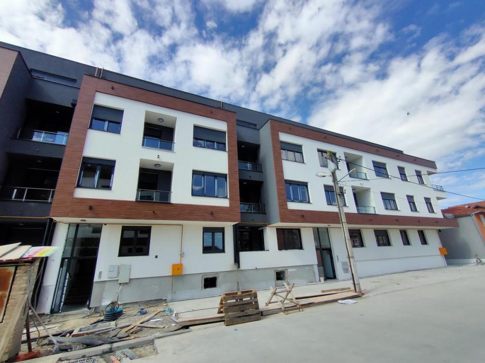 Slika 4 - Garsonjera 27m Novi Sad Čerevićka ulica, NOV, useljiv pogled na Frušku goru