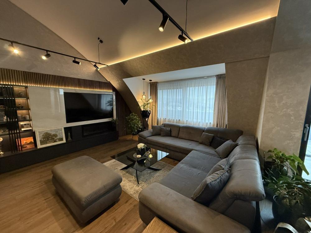 Slika 2 - Četvorosoban, 167m2, Sajmište Novi Sad, sa terasom, ima lift