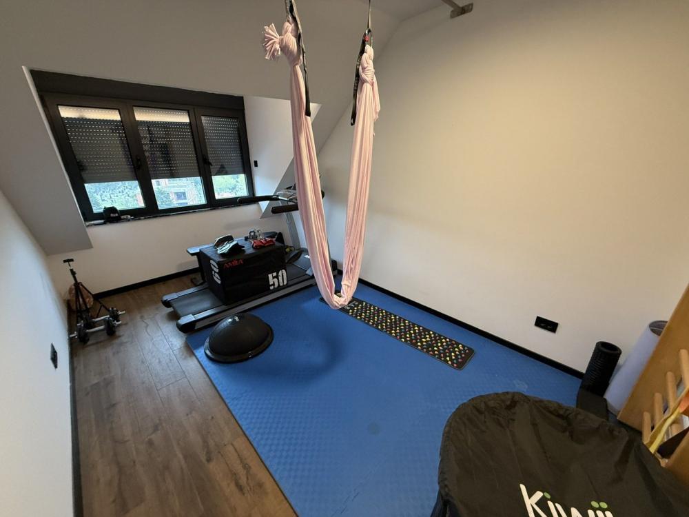 Slika 8 - Četvorosoban, 167m2, Sajmište Novi Sad, sa terasom, ima lift