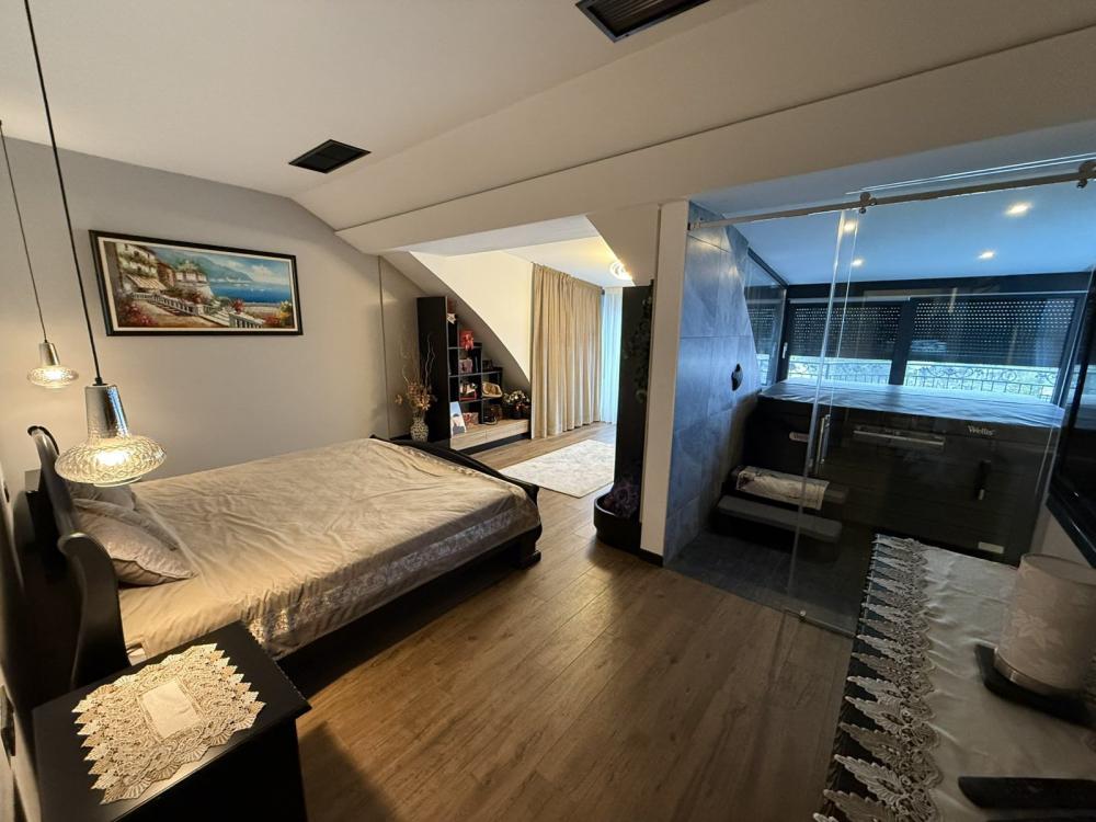 Slika 9 - Četvorosoban, 167m2, Sajmište Novi Sad, sa terasom, ima lift