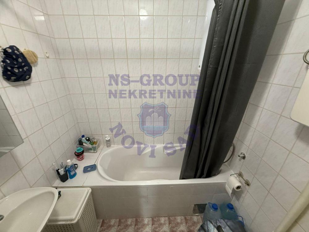 Slika 0 - Trosoban stan u blizini bulevara oslobodjenja