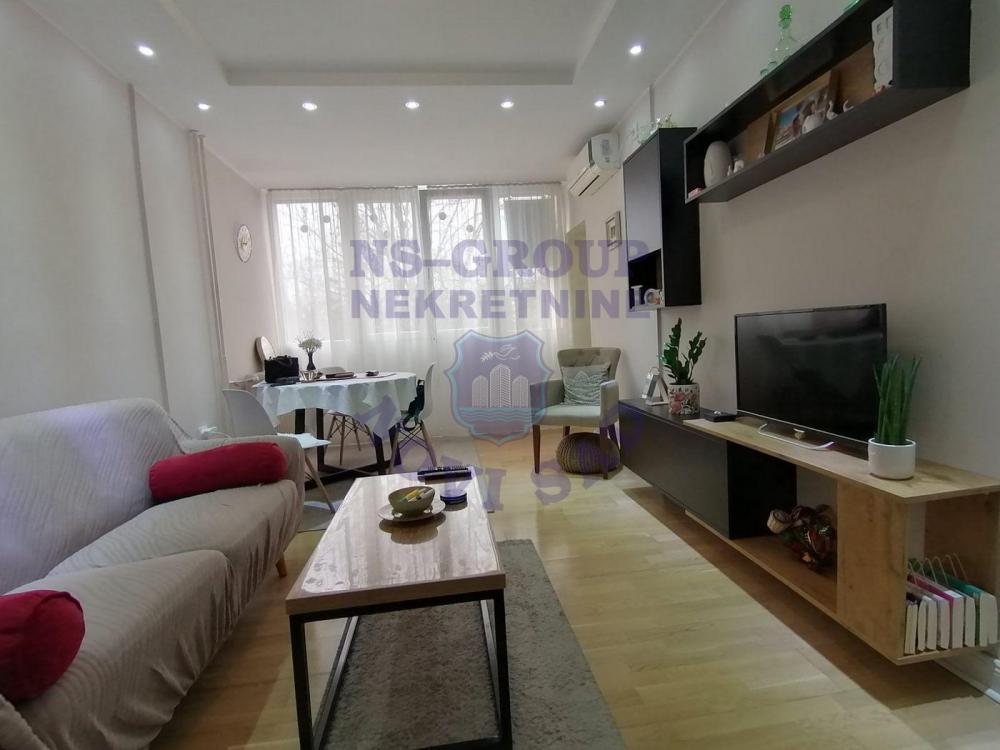 Glavna slika -Odličan dvoiposoban stan na Staroj Detelinari!