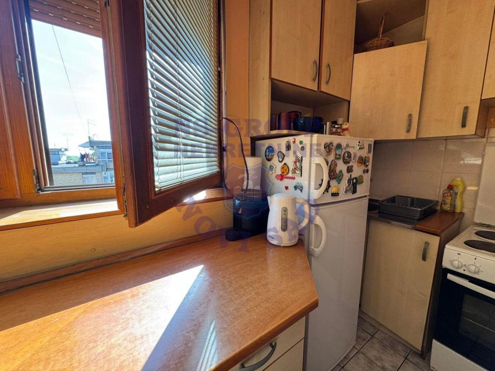 Slika 4 - Dvosoban, 42m2, Beogradski kej Novi Sad, sa terasom, ima lift