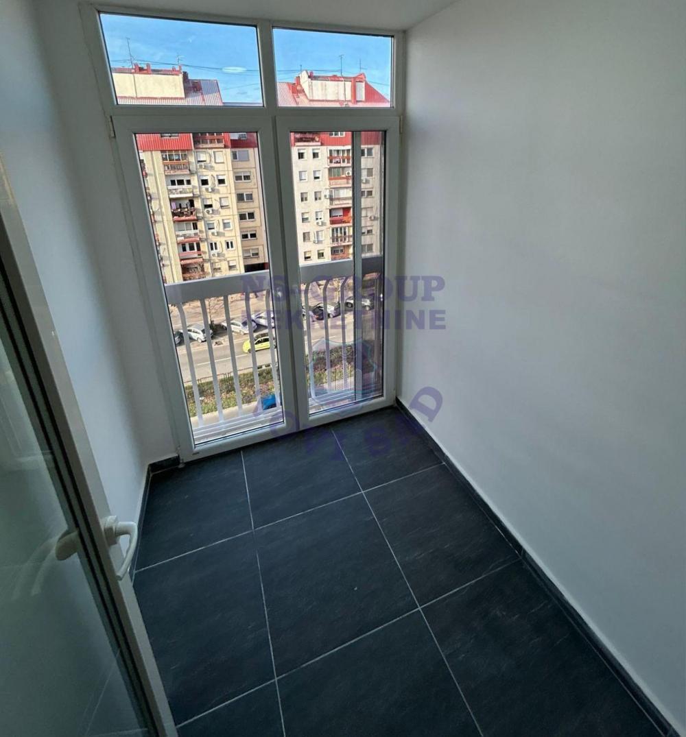 Slika 6 - Odlican lux trosoban na Limanu 4!