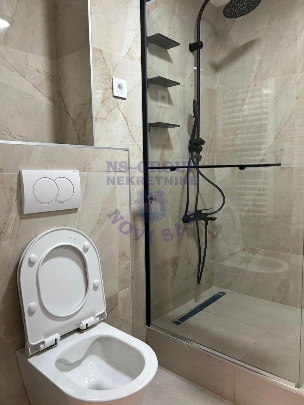 Slika 10 - Odlican lux trosoban na Limanu 4!