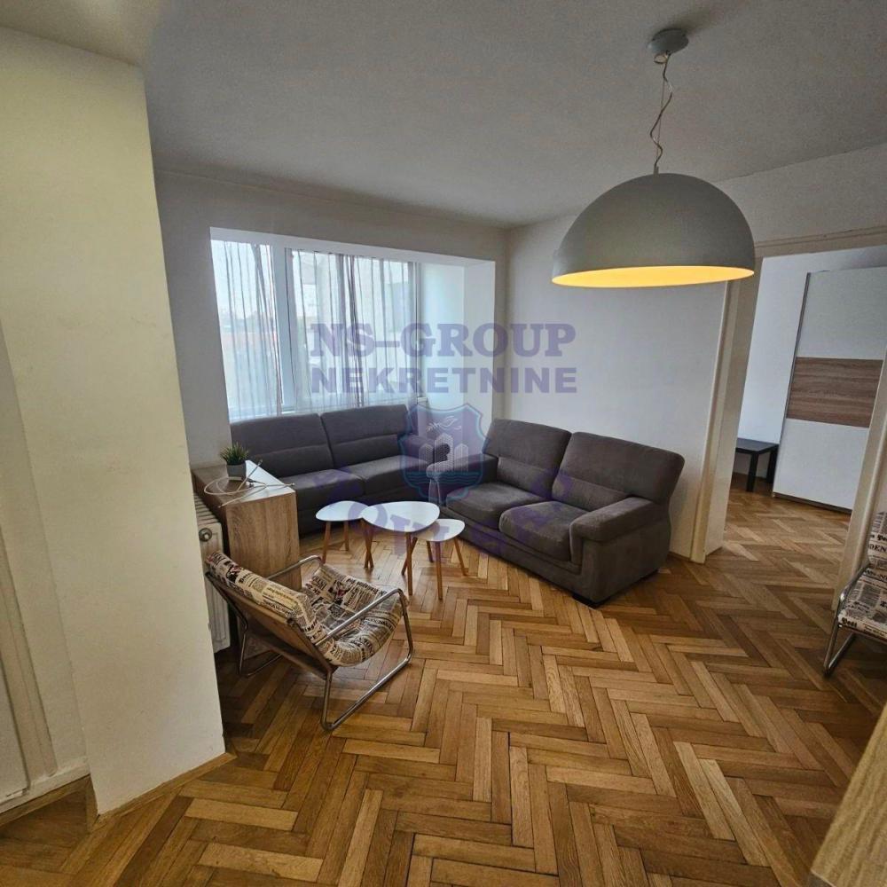 Glavna slika -Odlican dvosoban stan u samom centru grada!