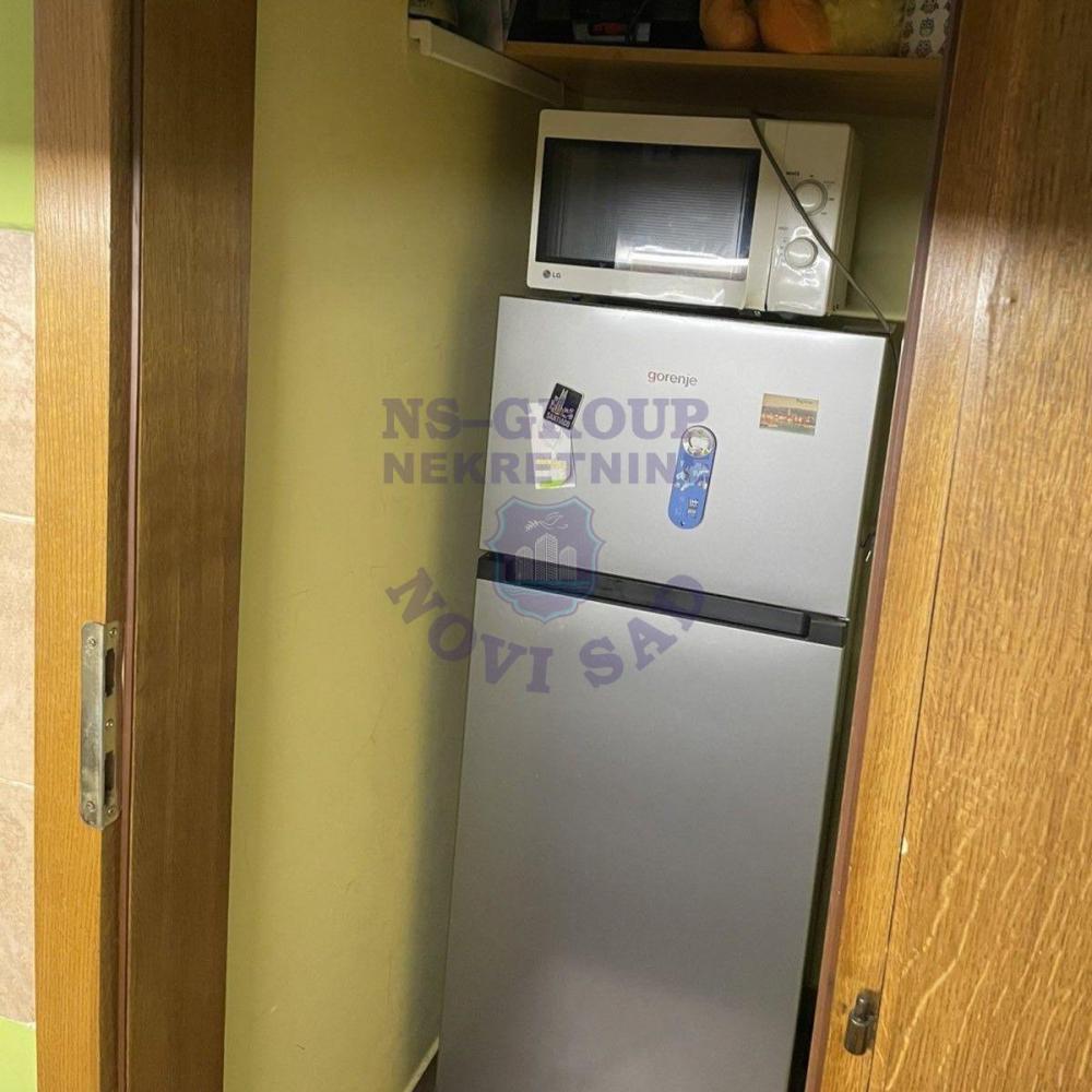 Slika 4 - Dvosoban, 40m2, Sajmište Novi Sad, sa terasom, ima lift