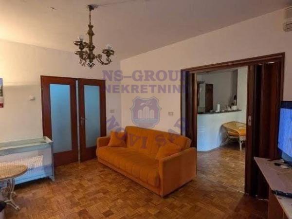 Slika 1 - Komforan trosoban na top lokaciji!