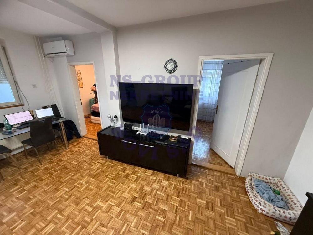 Slika 3 - Trosoban stan na Bulevaru Oslobodjenja!