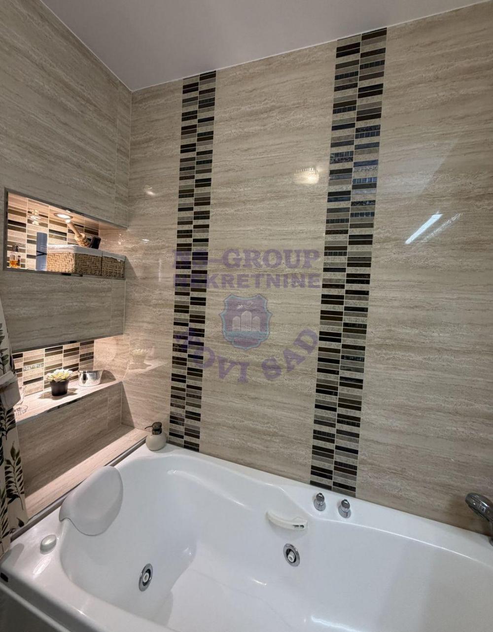 Slika 7 - Fantastičan stan, namešten, pogled na Limanski park! š. 568056