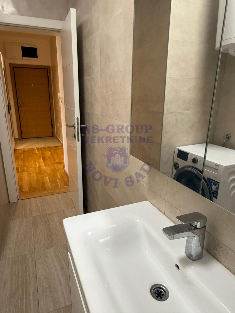 Slika 7 - Dvosoban, 44m2, Petrovaradin Novi Sad, ima lift