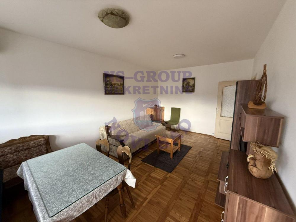 Slika 2 - Trosoban stan u Petrovaradinu