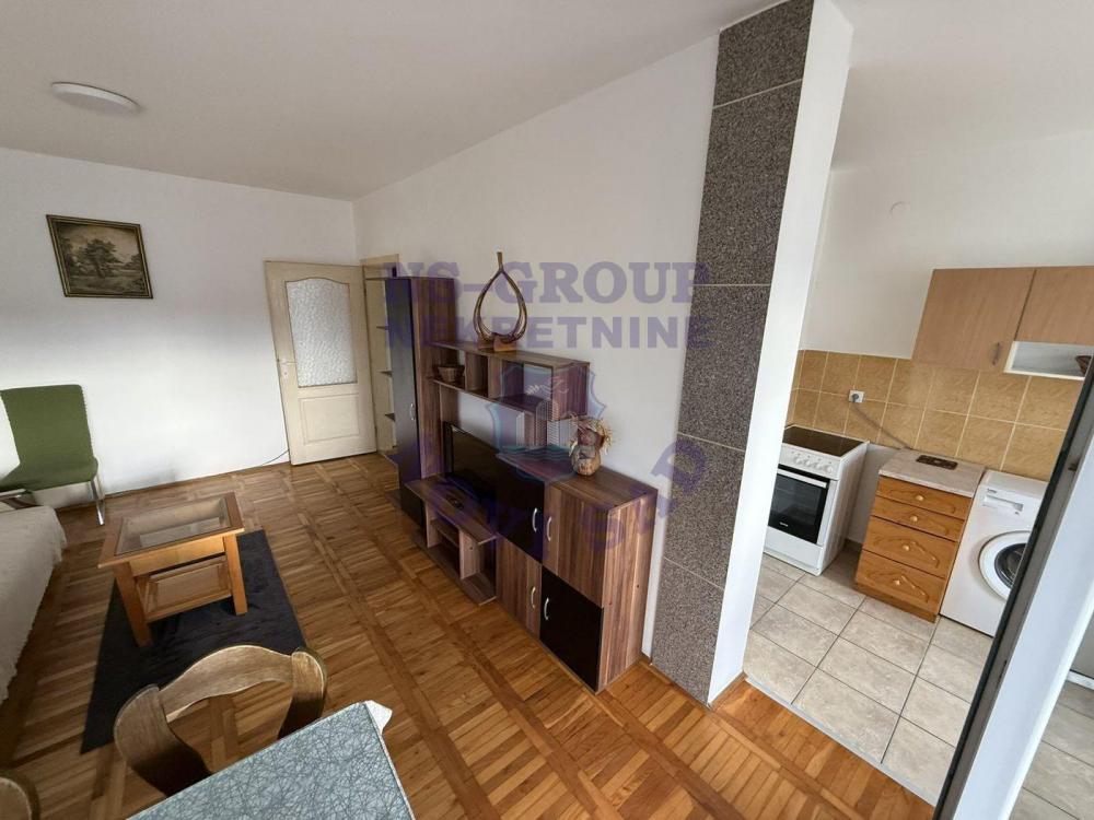 Slika 3 - Trosoban stan u Petrovaradinu