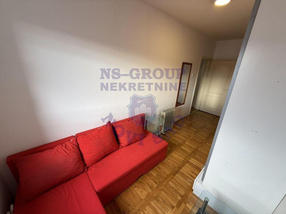 Slika 11 - Trosoban stan u Petrovaradinu